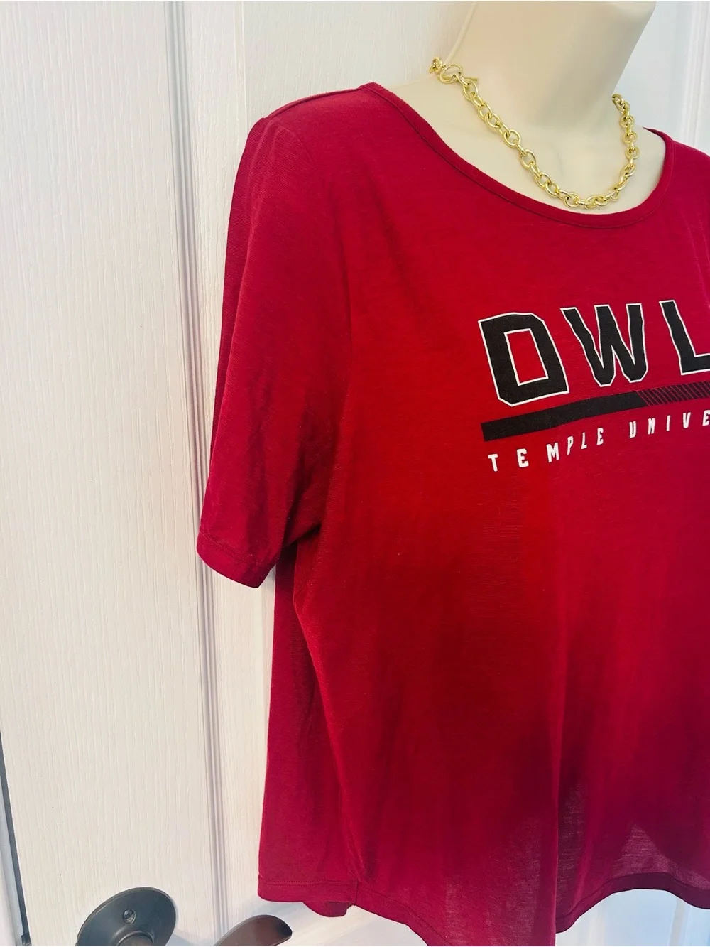 Under Armor Temple University Owls Maroon Short Sleeve Women's Top!